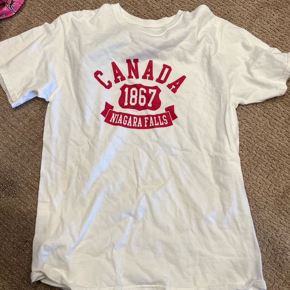 Russell men’s Canada t shirt size medium